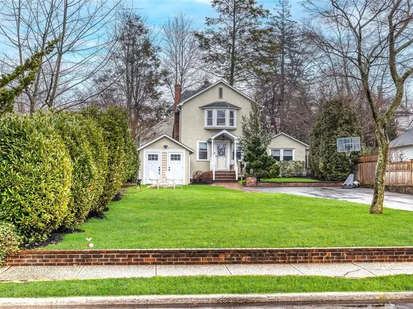 21 S Washington Street, Port Washington, NY 11050