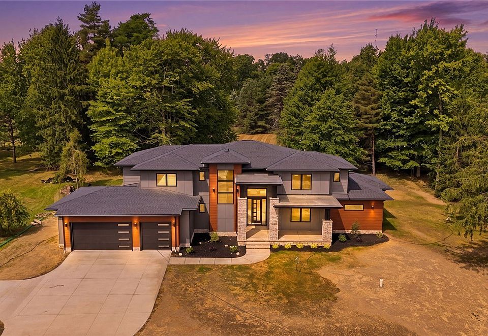 1st image of 3880 Brainard Rd