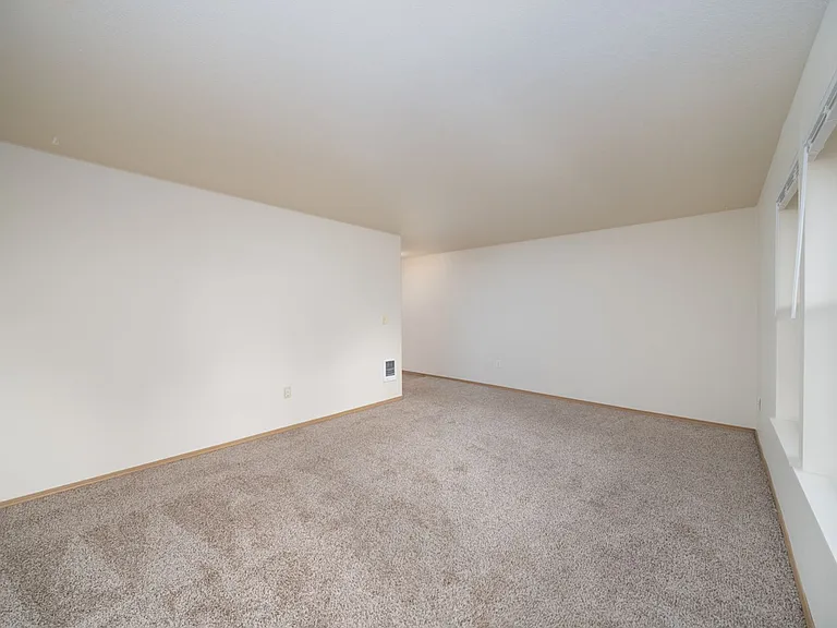 1519 SE Roberts Dr — Photo 25