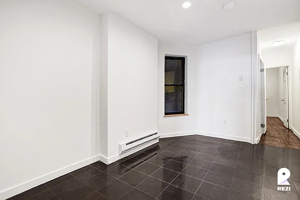 Rented by REZI | media 20