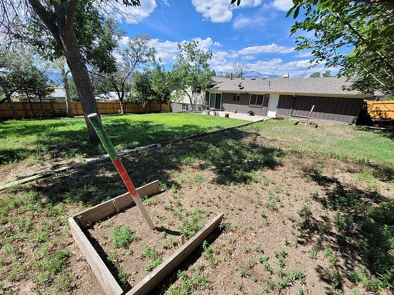 3917 Applewood Dr — Photo 35