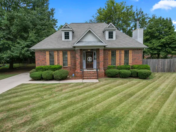 3333 Berry Dr, Bessemer, AL 35023