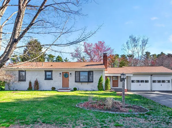 7 Lawn Avenue, Cumberland, ME 04021