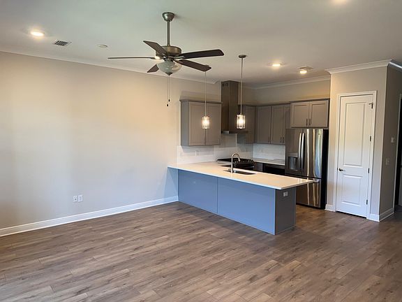 4th image of 172 Kara Lake Dr