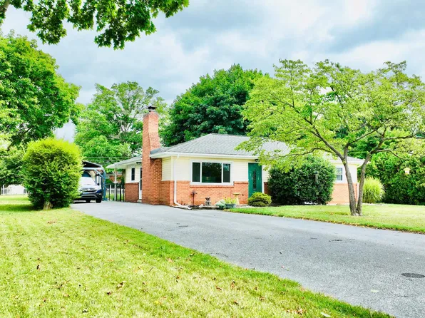 7036 Sandy Hollow Rd, Harrisburg, PA 17112