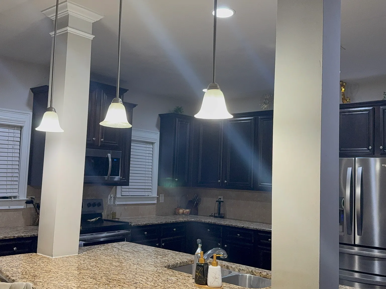 1 bed, 1084 sqft, $1,700 — Photo 3