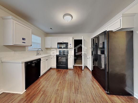 3rd image of 139 Ashmont Dr