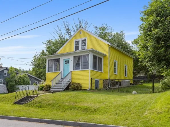 52 Kalmar St, Worcester, MA 01606