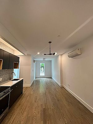 2nd image of 555 Gates Ave APT 1B