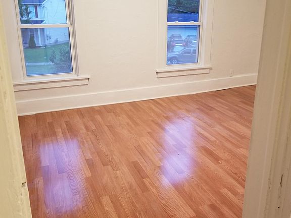 5th image of 317 Lexington Ave