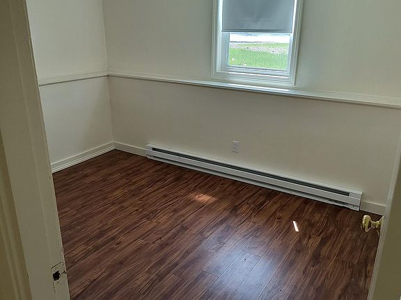 4th image of 8 Renarl Ave APT 2