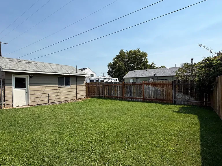 1210 Potter Ave — Photo 13
