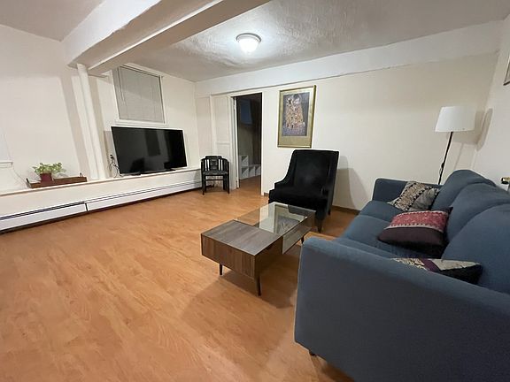 4th image of 20 Stedman St