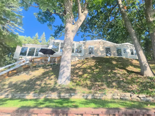 3411 Wormer Dr, Waterford, MI 48329