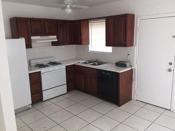 4th image of 1560 NE 158th St