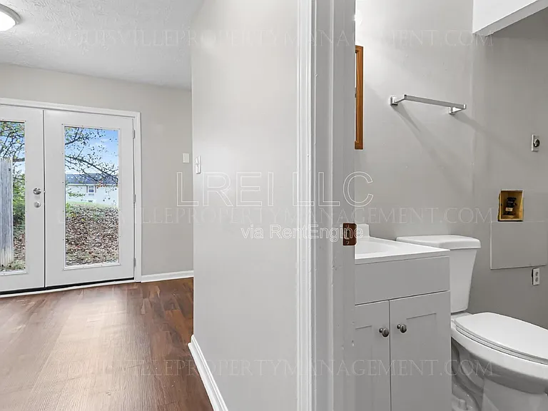 621 Westport Rd #1 — Photo 5