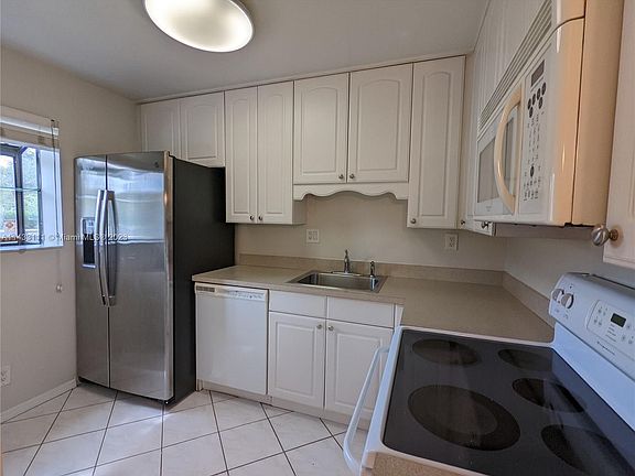 2nd image of 101 Gardens Dr APT 105