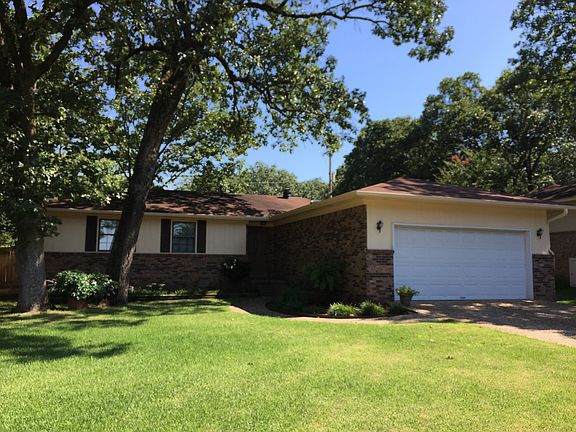 2nd image of 600 Green Oak Dr