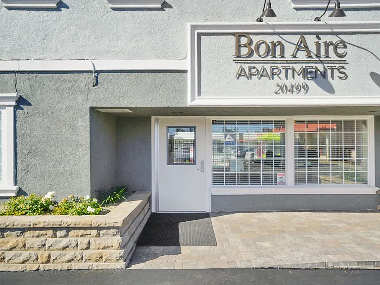 Bon Aire Apartments — Photo 57