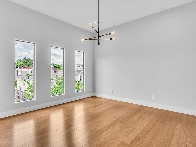 1802 Hickory St — Photo 12