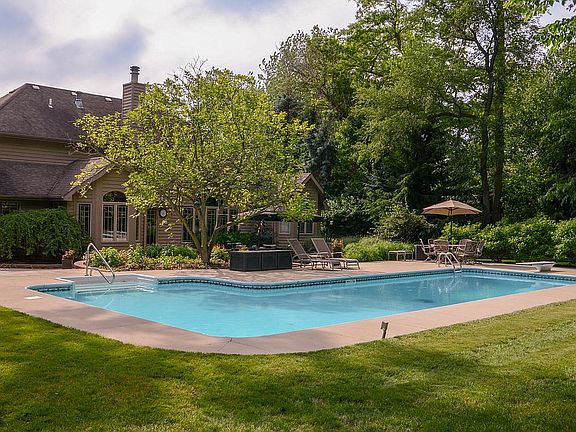 Automatic cleaner included.