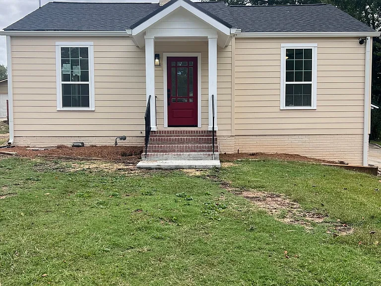 2390 Beecher Rd SW — Photo 1