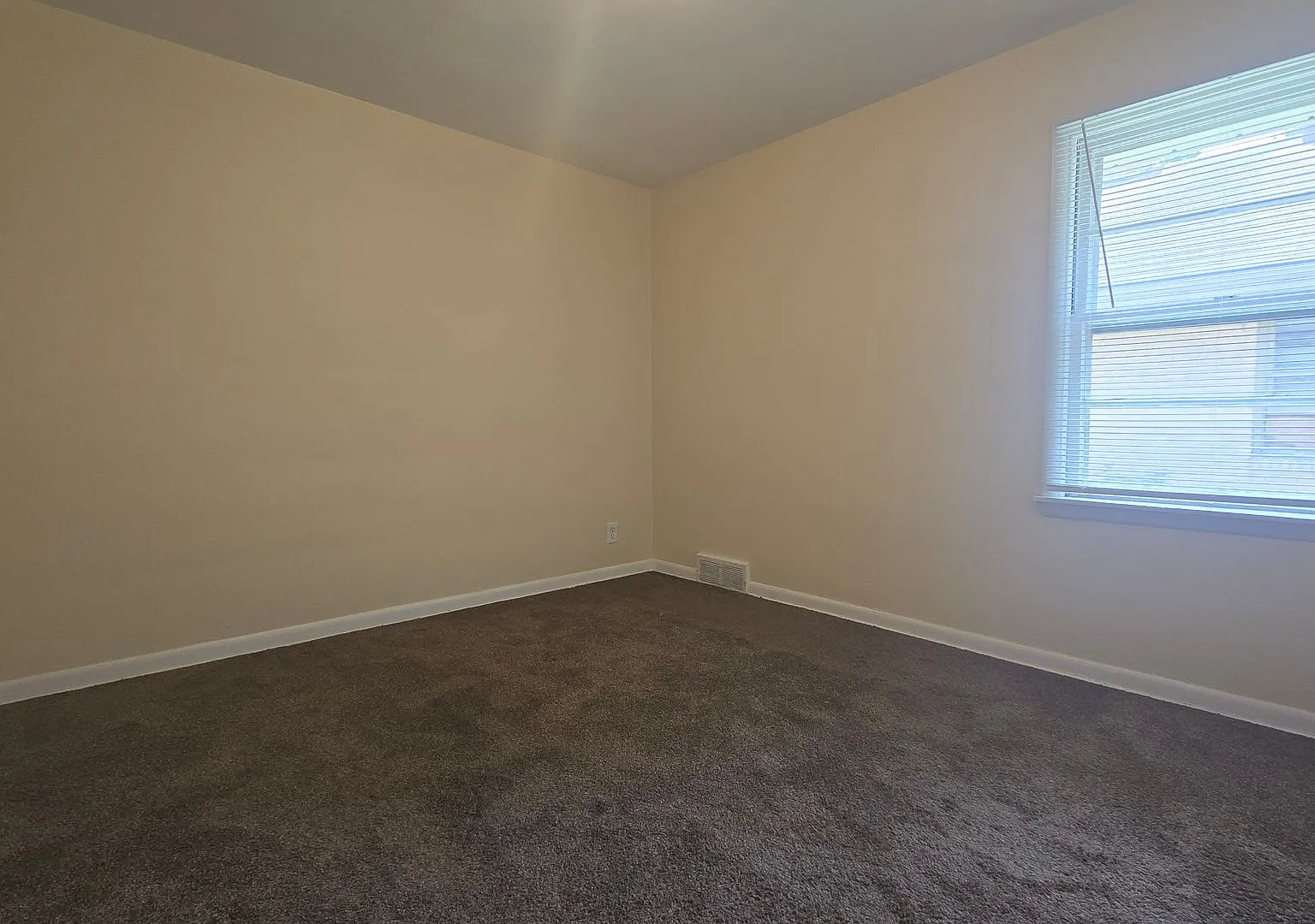 Ranch Style Apartment for rent Northwest Rockford — Photo 4