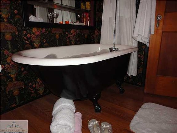5th image of 1525 E Columbine Dr