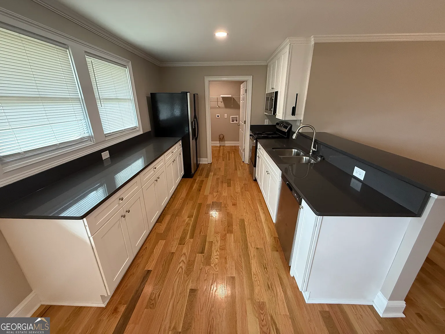3 bed, 2.0 bath, 1262 sqft, $1,750 — Photo 4