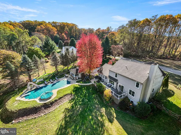 27 Fox Farm Ln, Downingtown, PA 19335