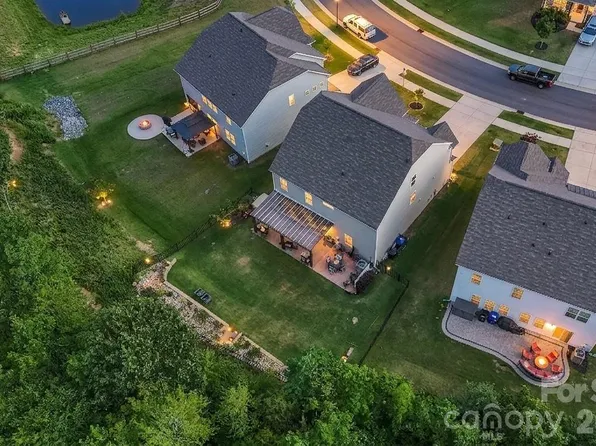 386 Kennerly Center Dr, Mooresville, NC 28115