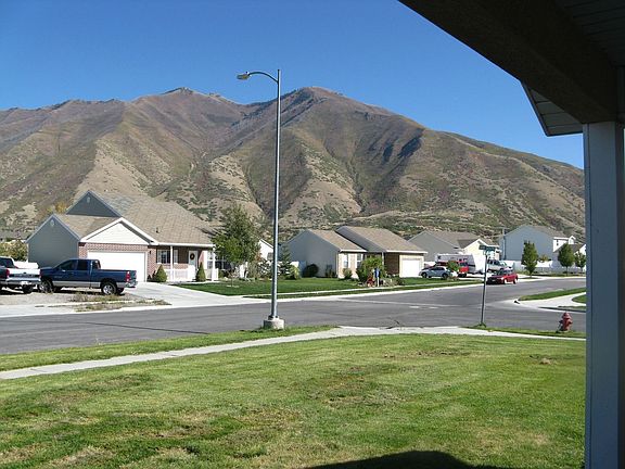 3rd image of 1574 S Oakview Ln