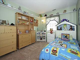 2nd image of 27 Greenwich Ct