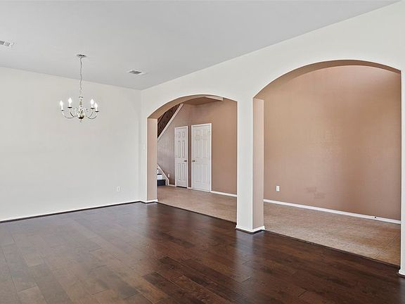 5th image of 4901 Wild Oats Dr