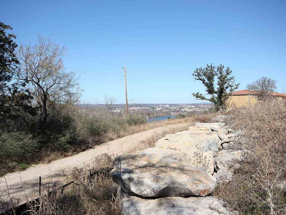 1st image of 901 W Fm 2147