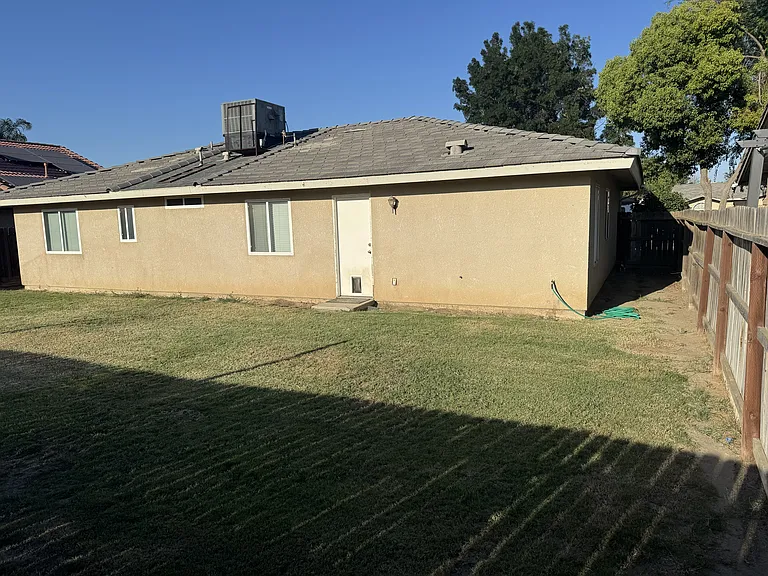 481 Emily Way — Photo 6