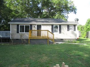 914 Savannah St, Cowpens, SC 29330