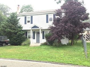 110 Santa Fe Trl, Hopatcong, NJ 07843