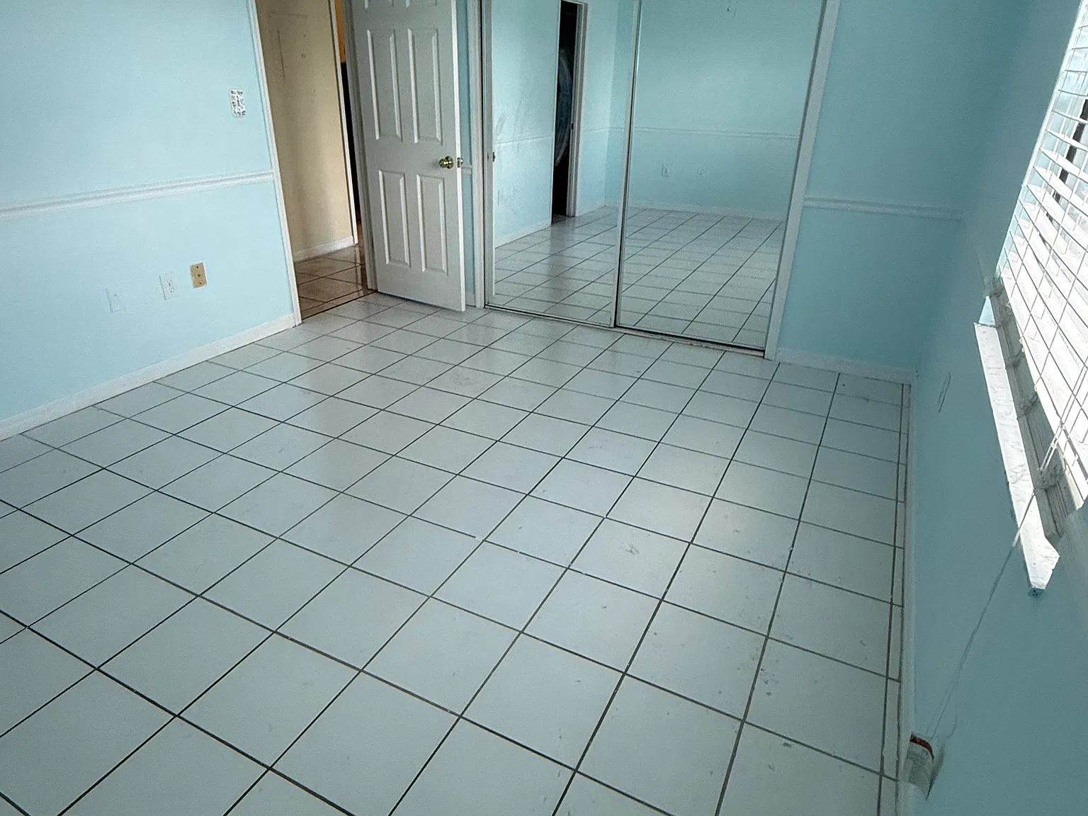 2 bed, $1,600 — Photo 4