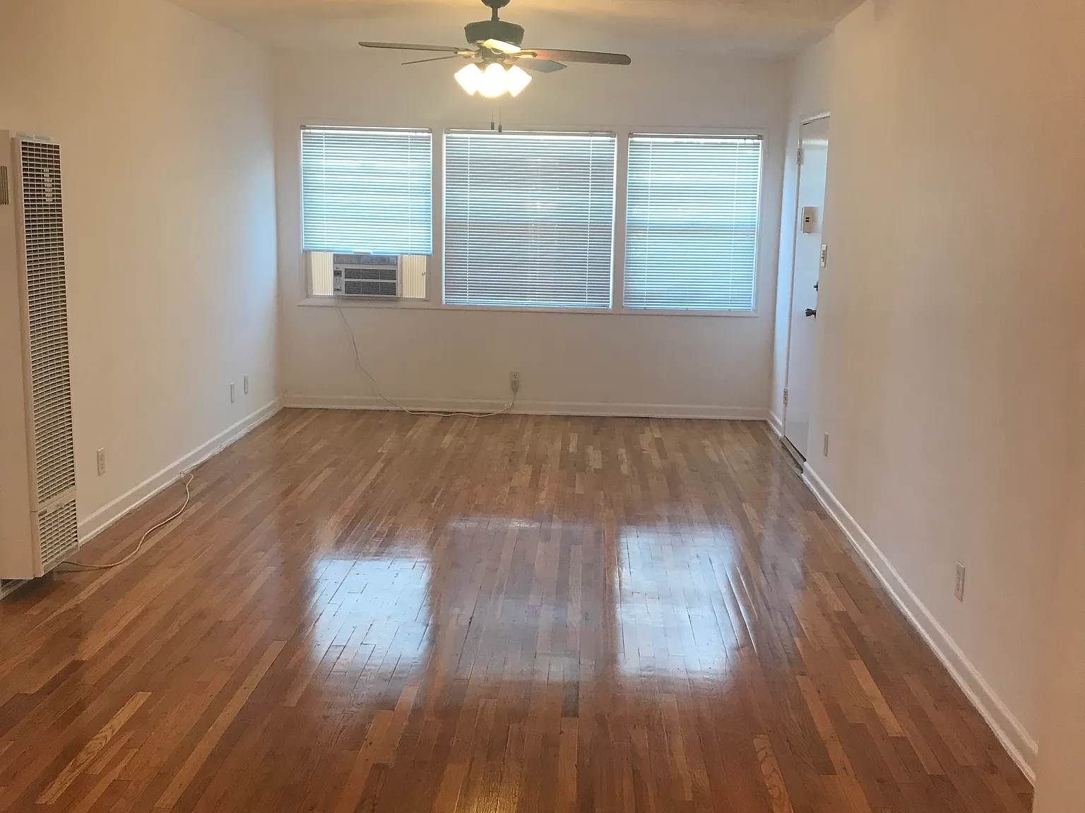 2 bed, 750 sqft, $2,250 — Photo 2