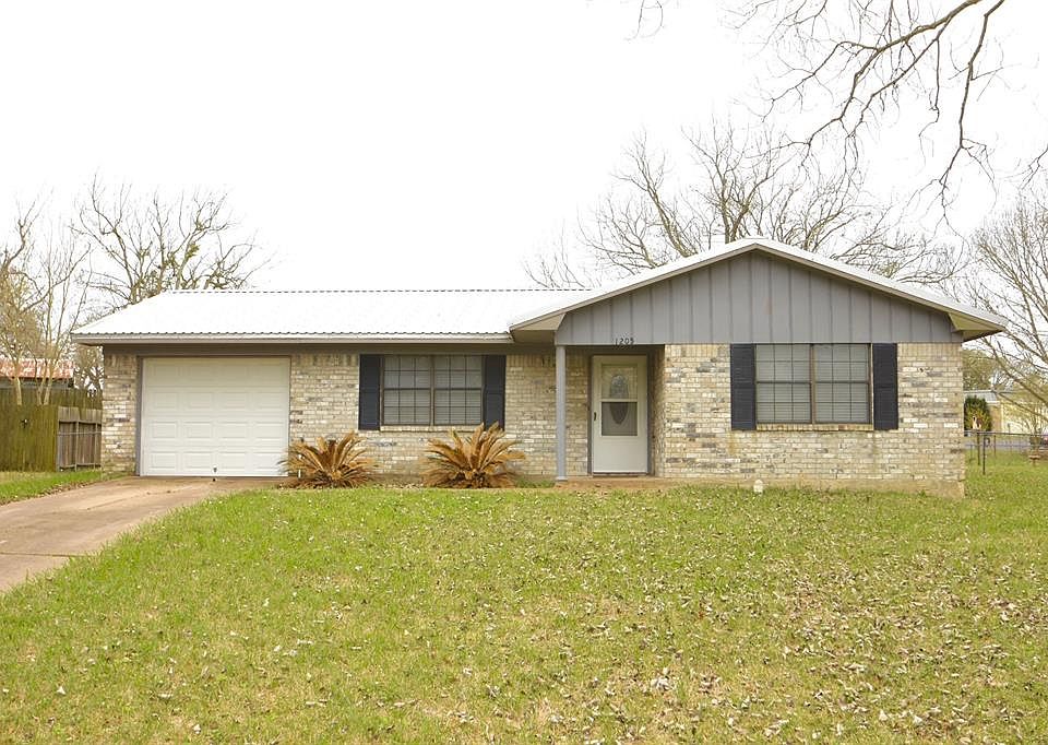 1st image of 1205 West Cir