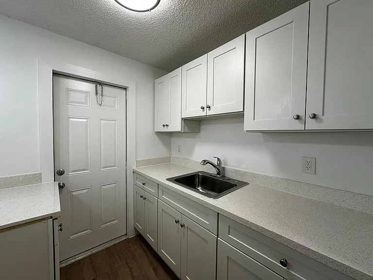 2331 Arthur St #5 — Photo 7