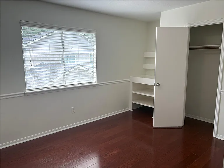 18385 Ten Oaks Ct — Photo 17