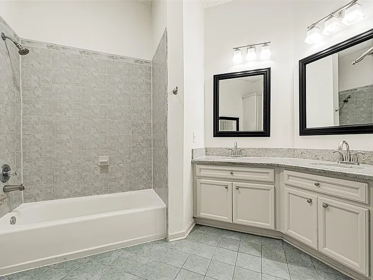 10535 Emnora Ln — Photo 8