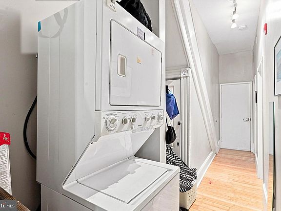 5th image of 4706 Warrington Ave