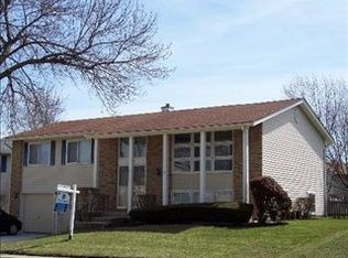 1367 Volkamer Trl, Elk Grove Village, IL 60007