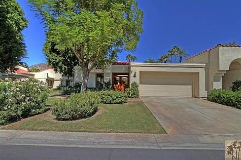 Popular Santa Rosa Cove offers resort-style living at its finest!