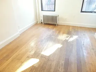 Rented by R New York