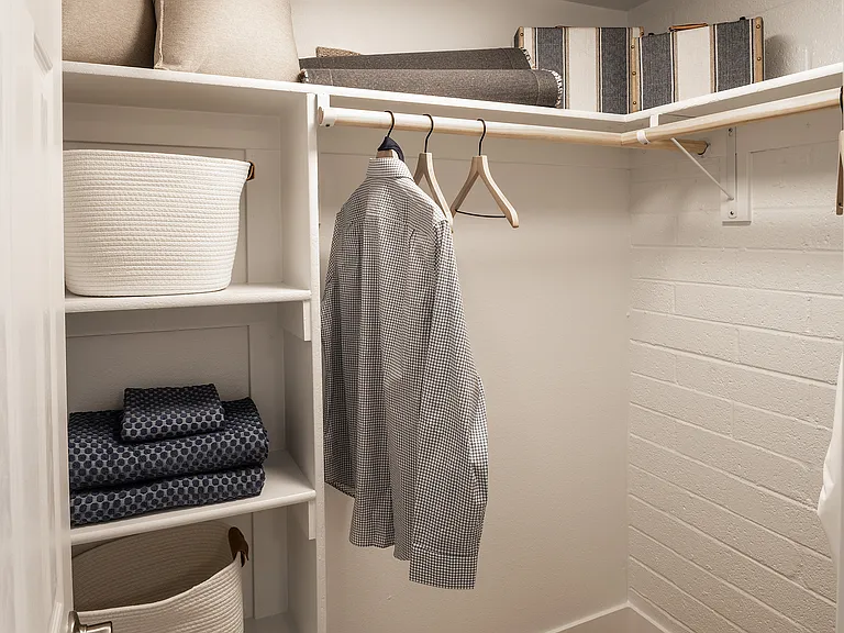 Closet & Storage