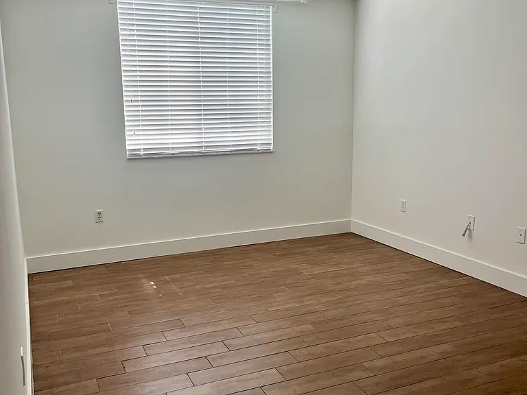 631 SW 111th Ln #102 — Photo 13